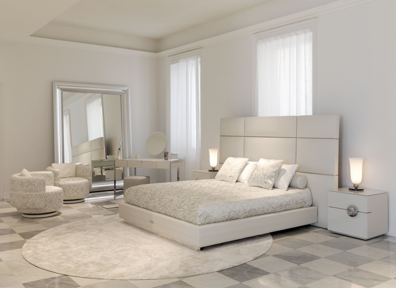 Medusa '95 Versace Bed, view 6