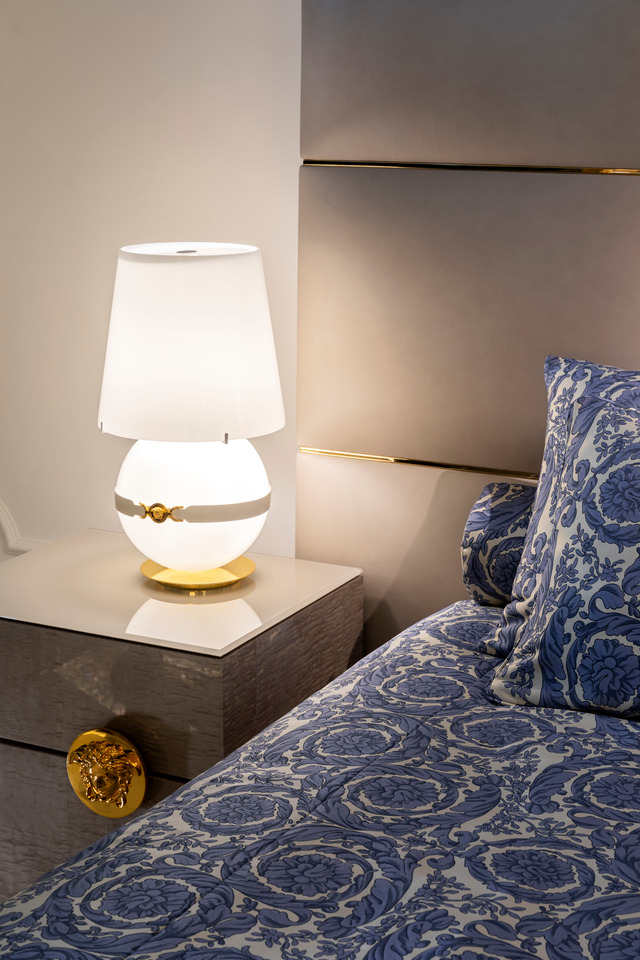 Medusa '95 Sphere Table Lamp