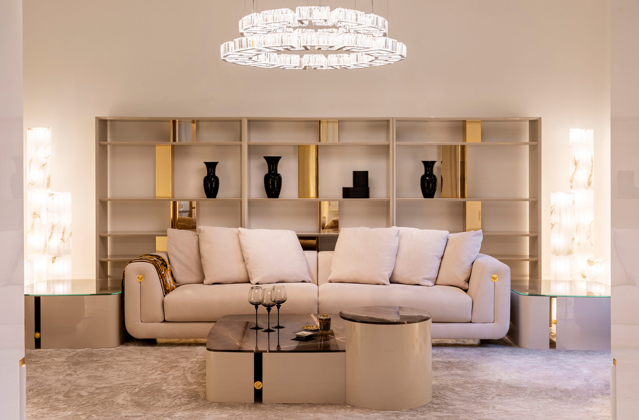 Palace Sofa, view 4