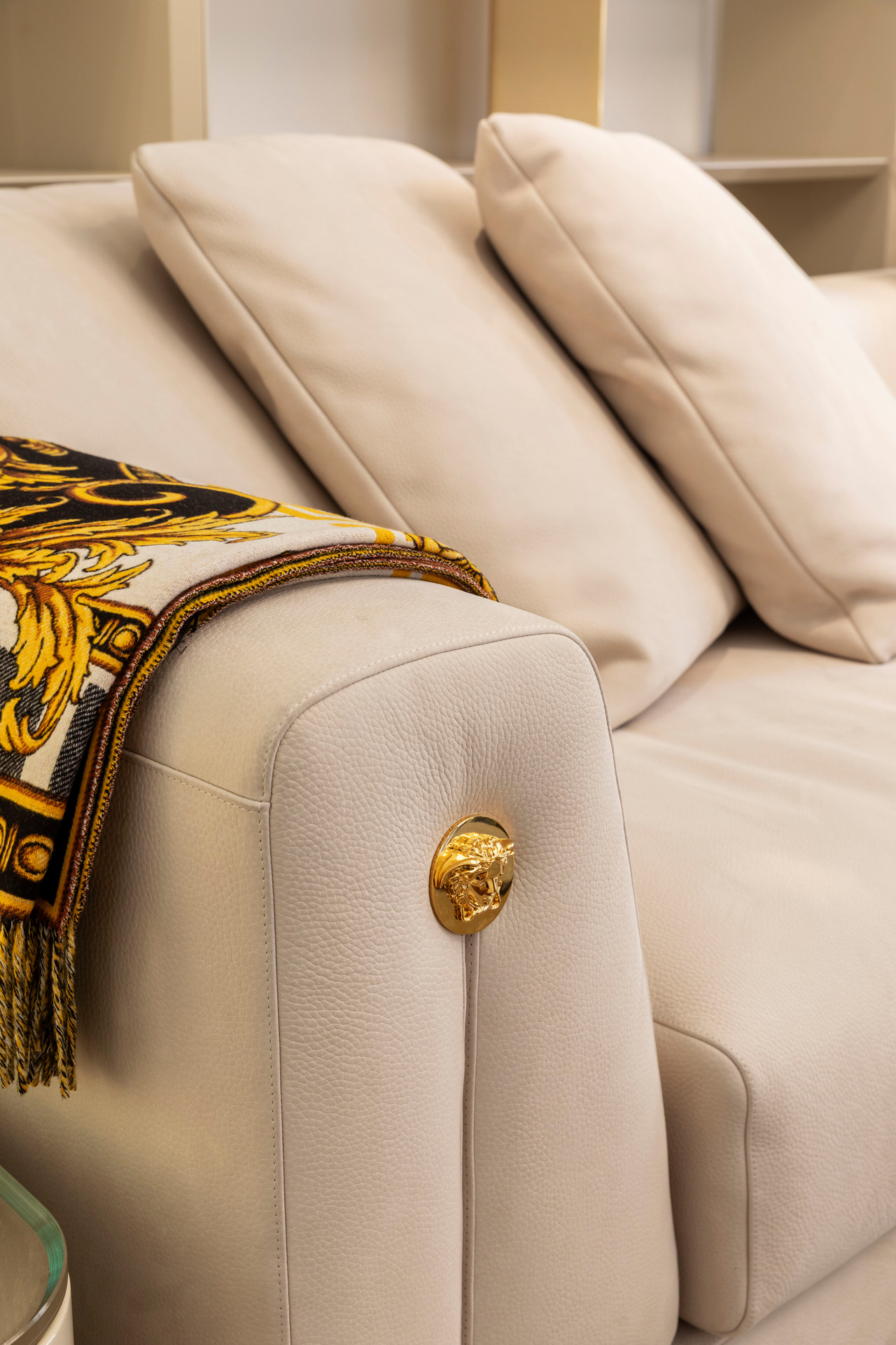 Palace Sofa, view 5