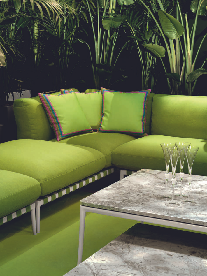 Stiletto Outdoor Coffee Tables by Versace, view 7