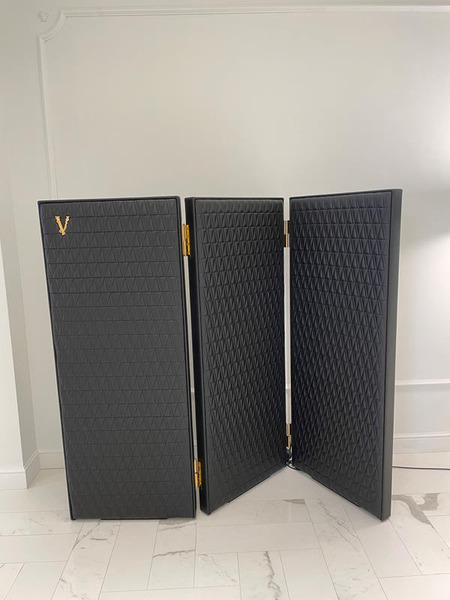 V-king Folding Screen, view 3