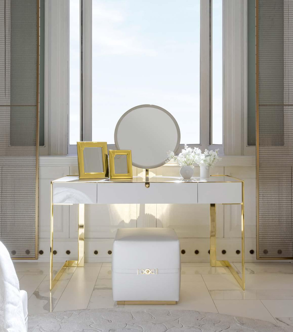 Versace Via Gesù Medusa Lady Desk, view 9