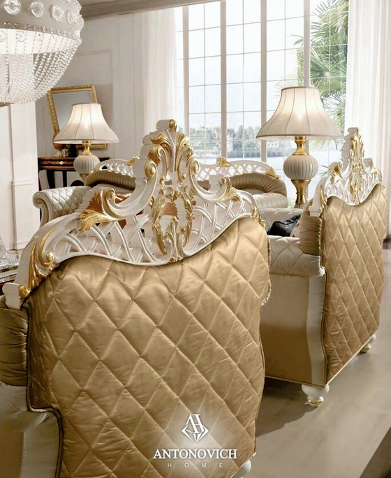 Grilli Doge Living Room, view 5