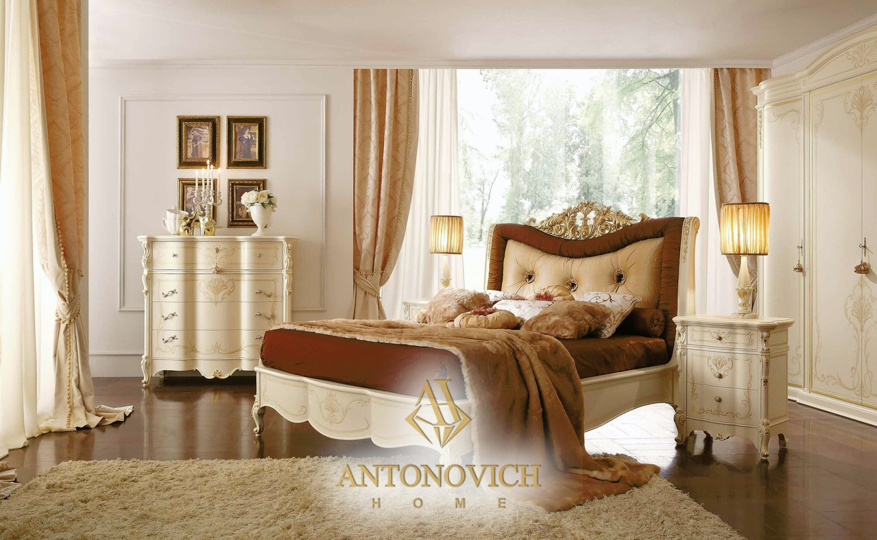 Classic Italian Bedroom by VALDERAMOBILI
