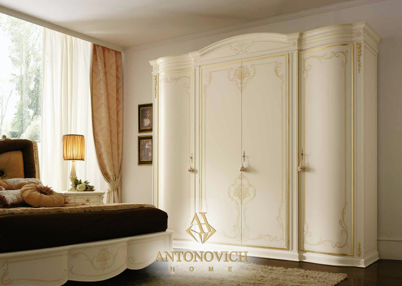 Classic Italian Bedroom by VALDERAMOBILI, view 2