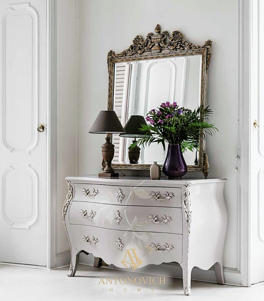 Salda Bedroom for a Lake Como Mansion, view 3