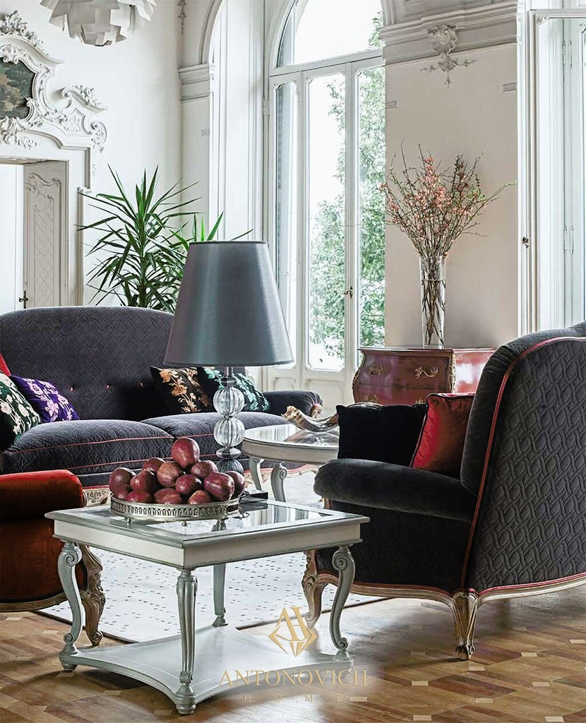 Salda Como Mansion Living Room, view 2