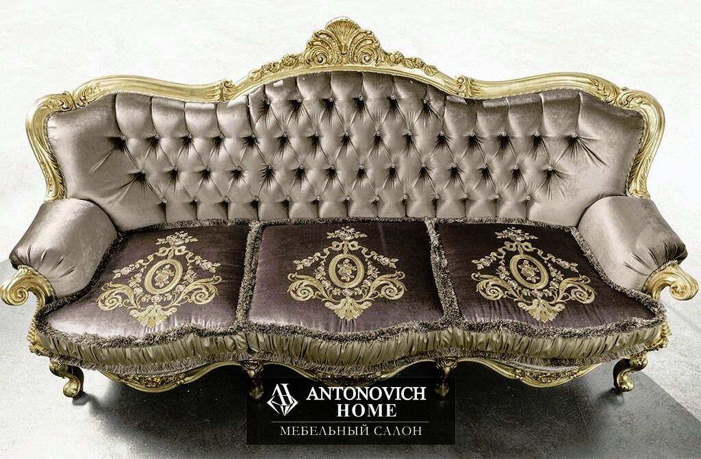 Madame Royale Living Room by Mobil Piu, view 4