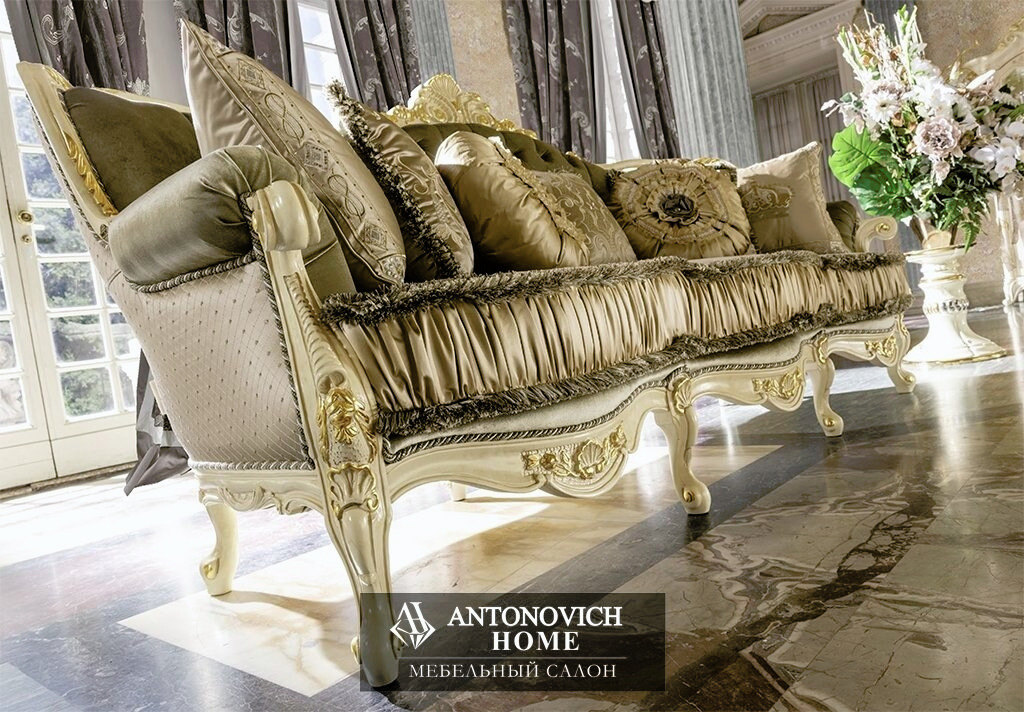 Madame Royale Living Room by Mobil Piu, view 8