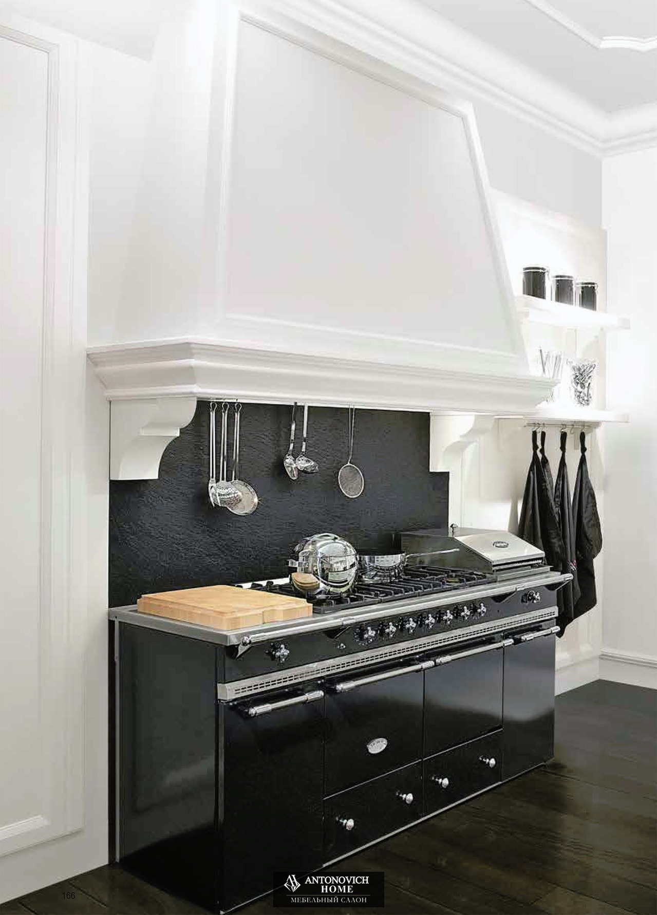 Castagna Cucine Gallery Kitchen, view 7