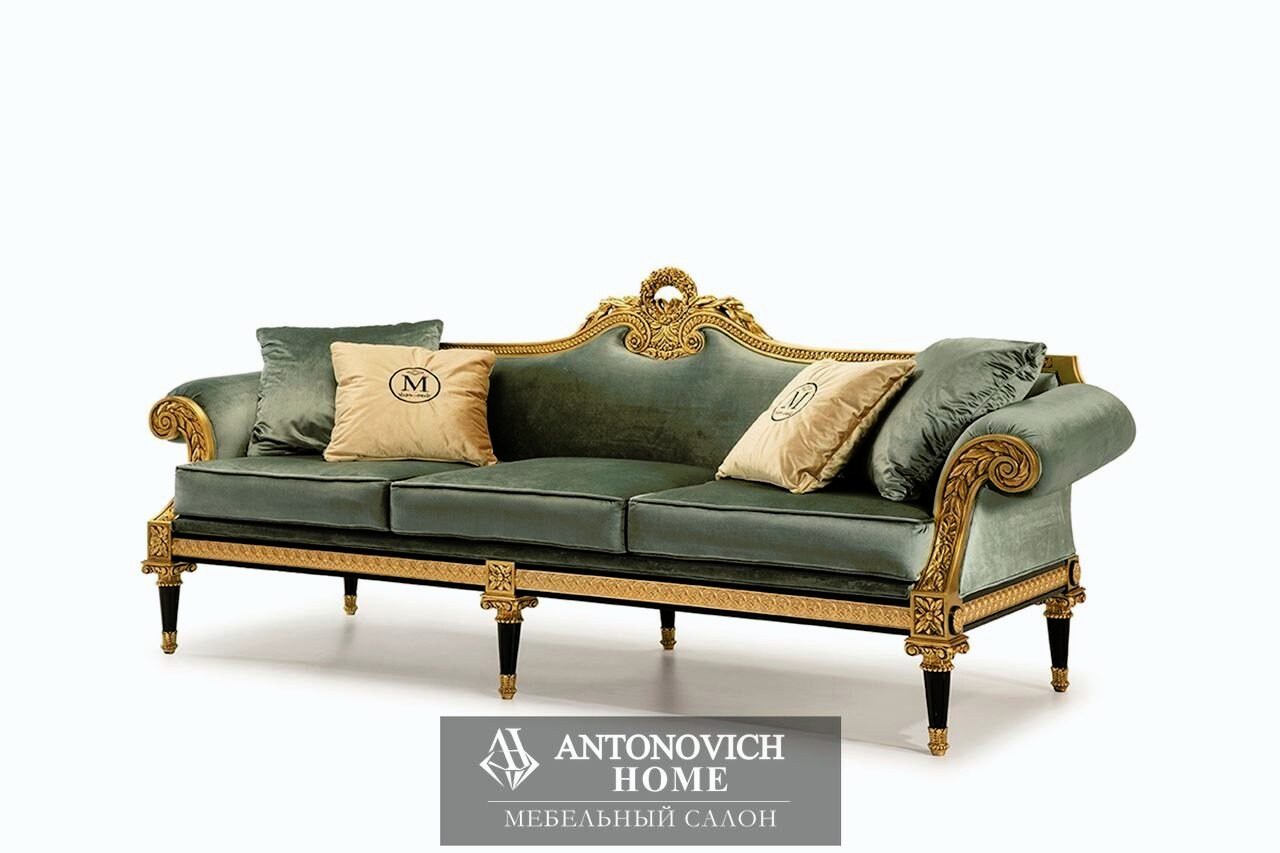 Mariner Trianon Living Room, view 4