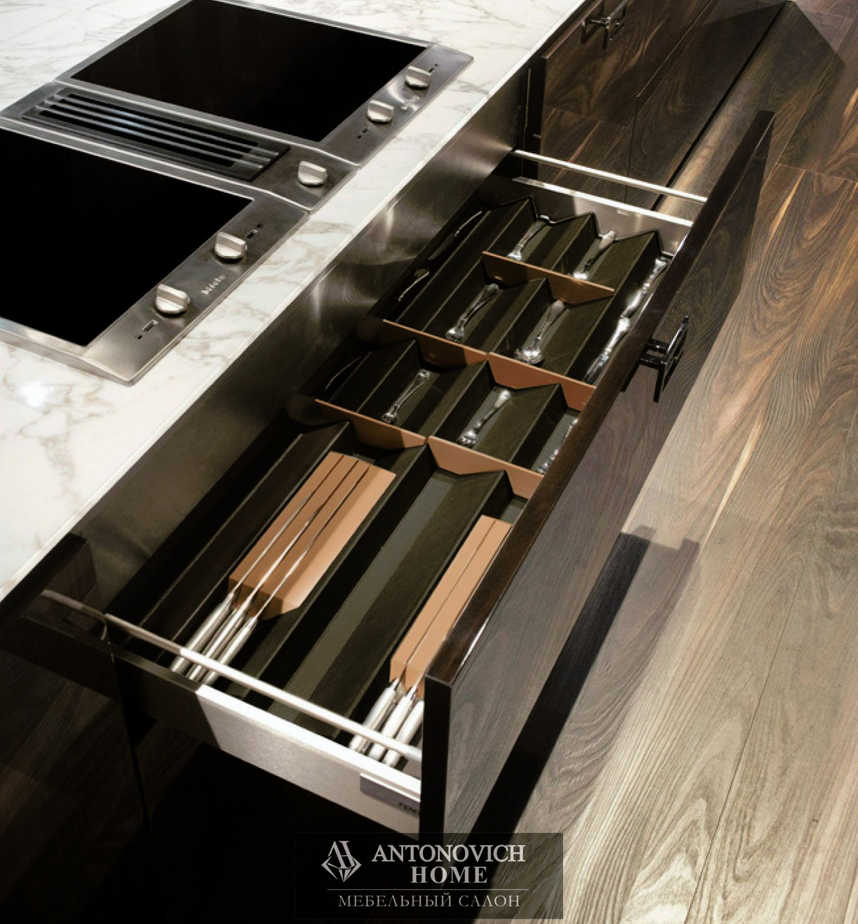 Villa Livia Kitchen by Fendi Casa, view 6