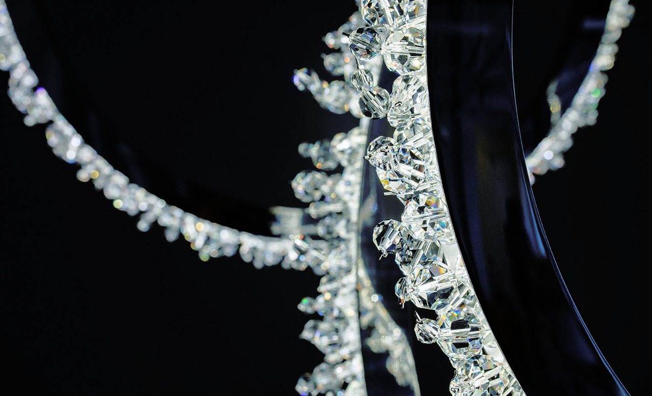 Manooi Halo Crystal Chandelier