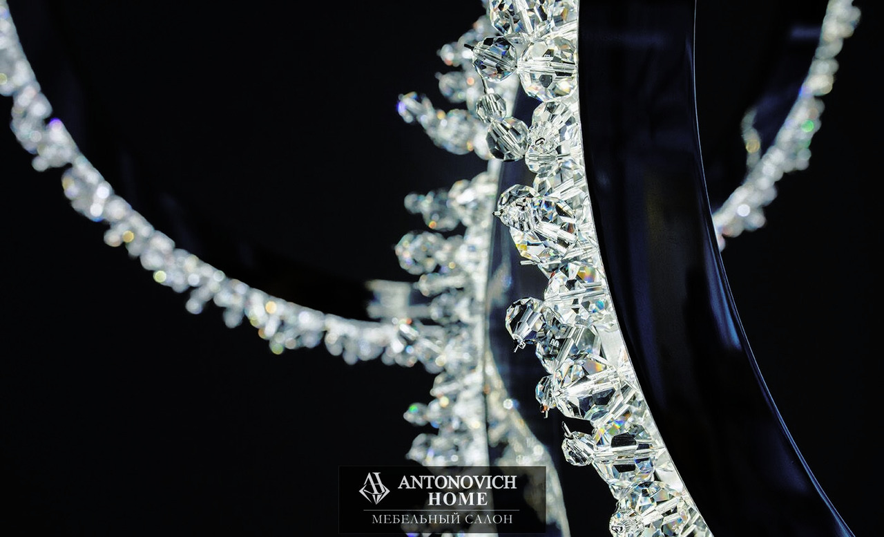Manooi Halo Crystal Chandelier