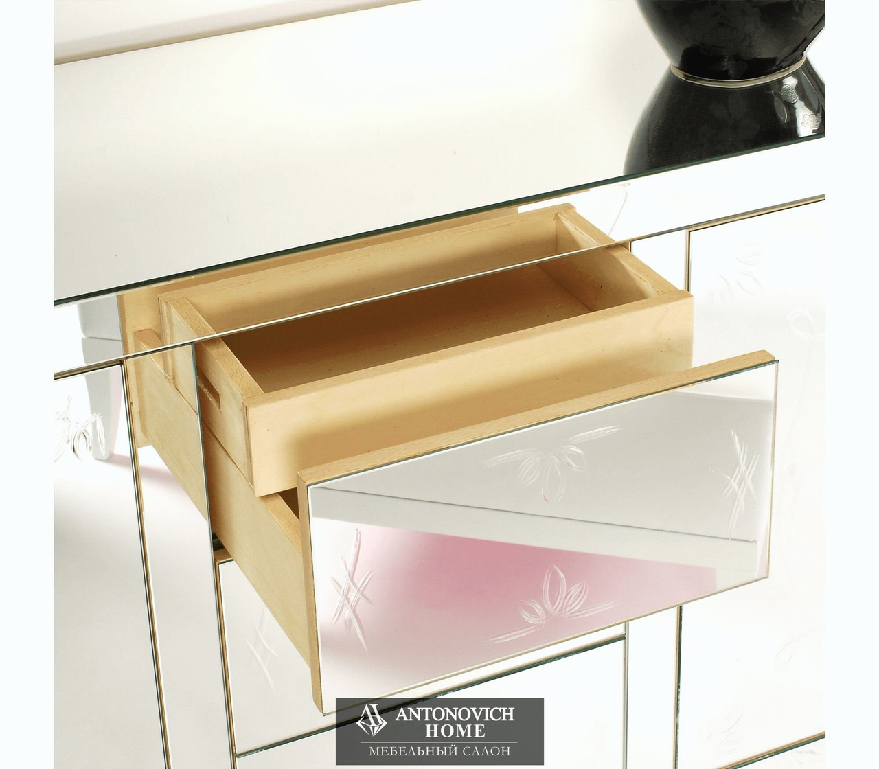 Metropolitan Sideboard by Boca do lobo, view 3