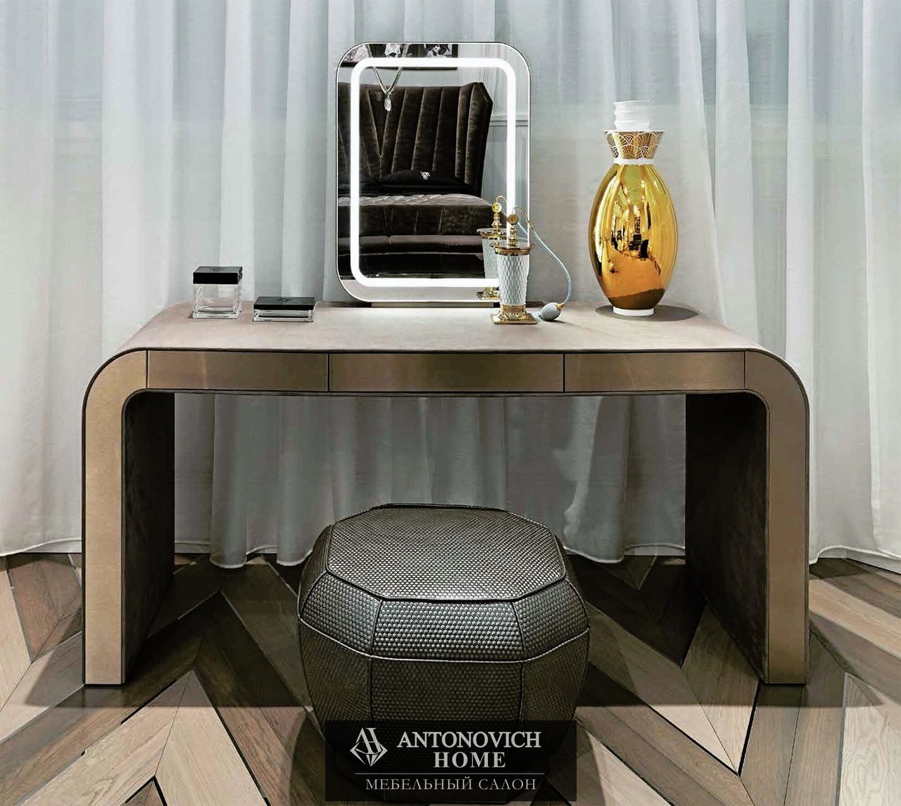 Visionnaire Hemingway Bedroom, view 9