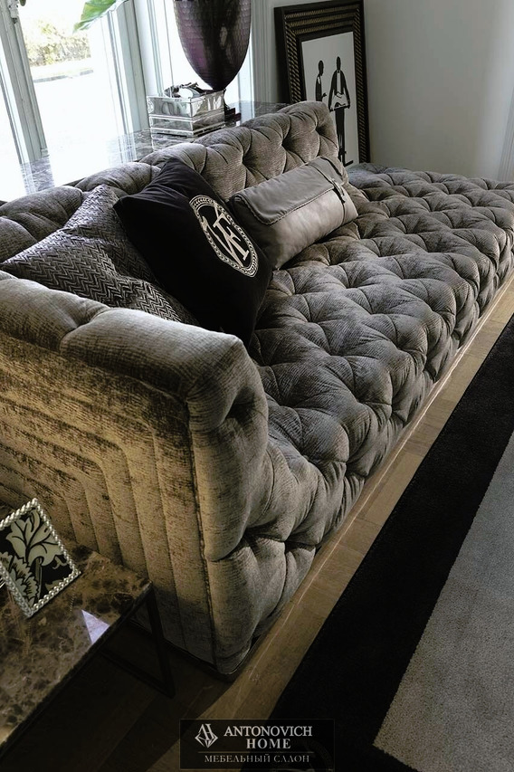 Vittoria Frigerio Caracciolo Sofa, view 3