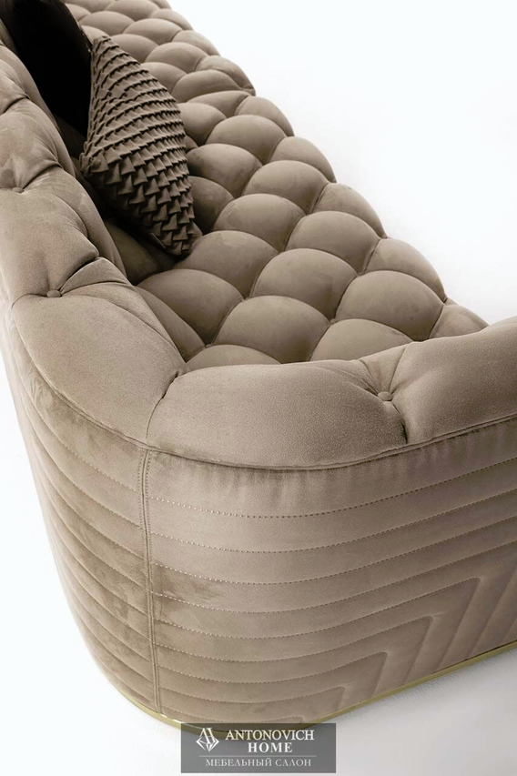 Vittoria Frigerio Caracciolo Sofa, view 8