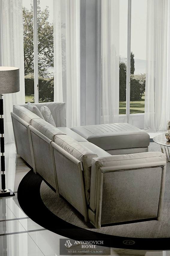 Vittoria Frigerio Durini Sofa, view 4