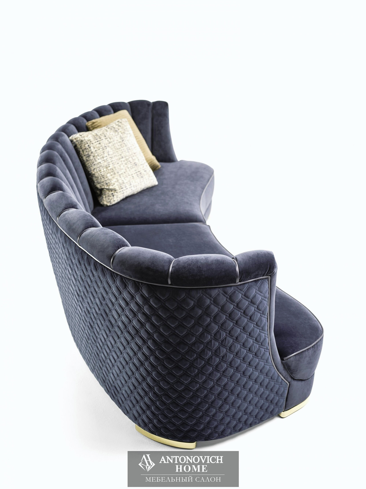 Farnese Sofa by Vittoria Frigerio, view 3