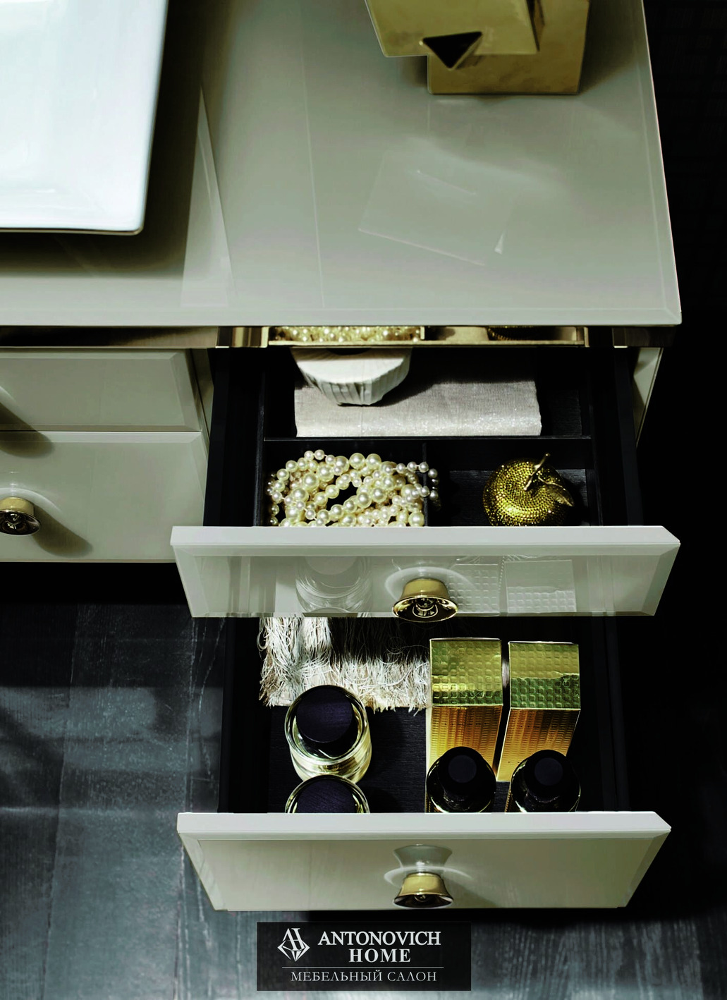 Majestic 01 Bathroom Furniture by Vitage (Milldue edition), view 6
