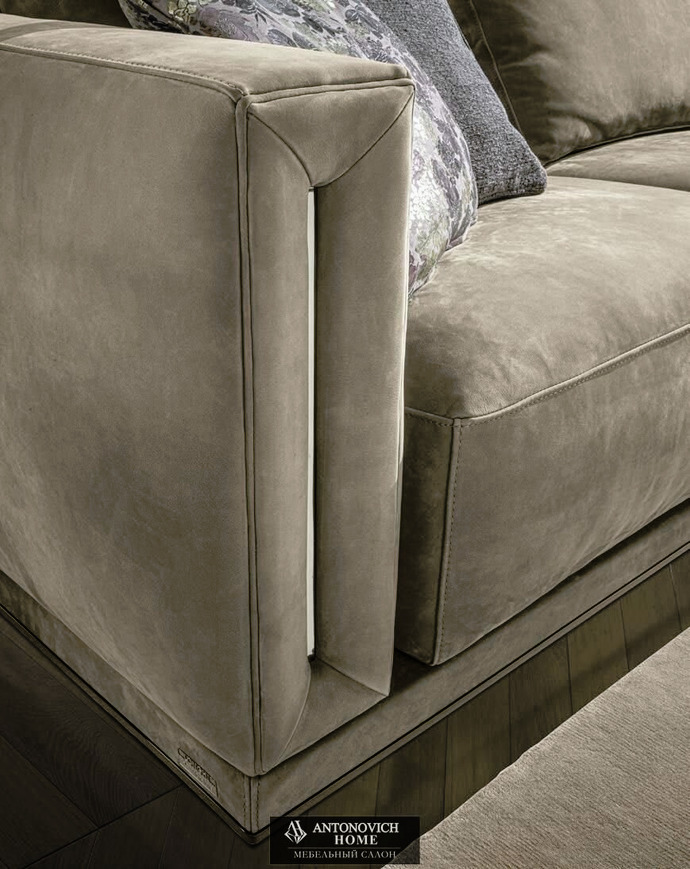 Longhi Sartoria 4 Living Room, view 4