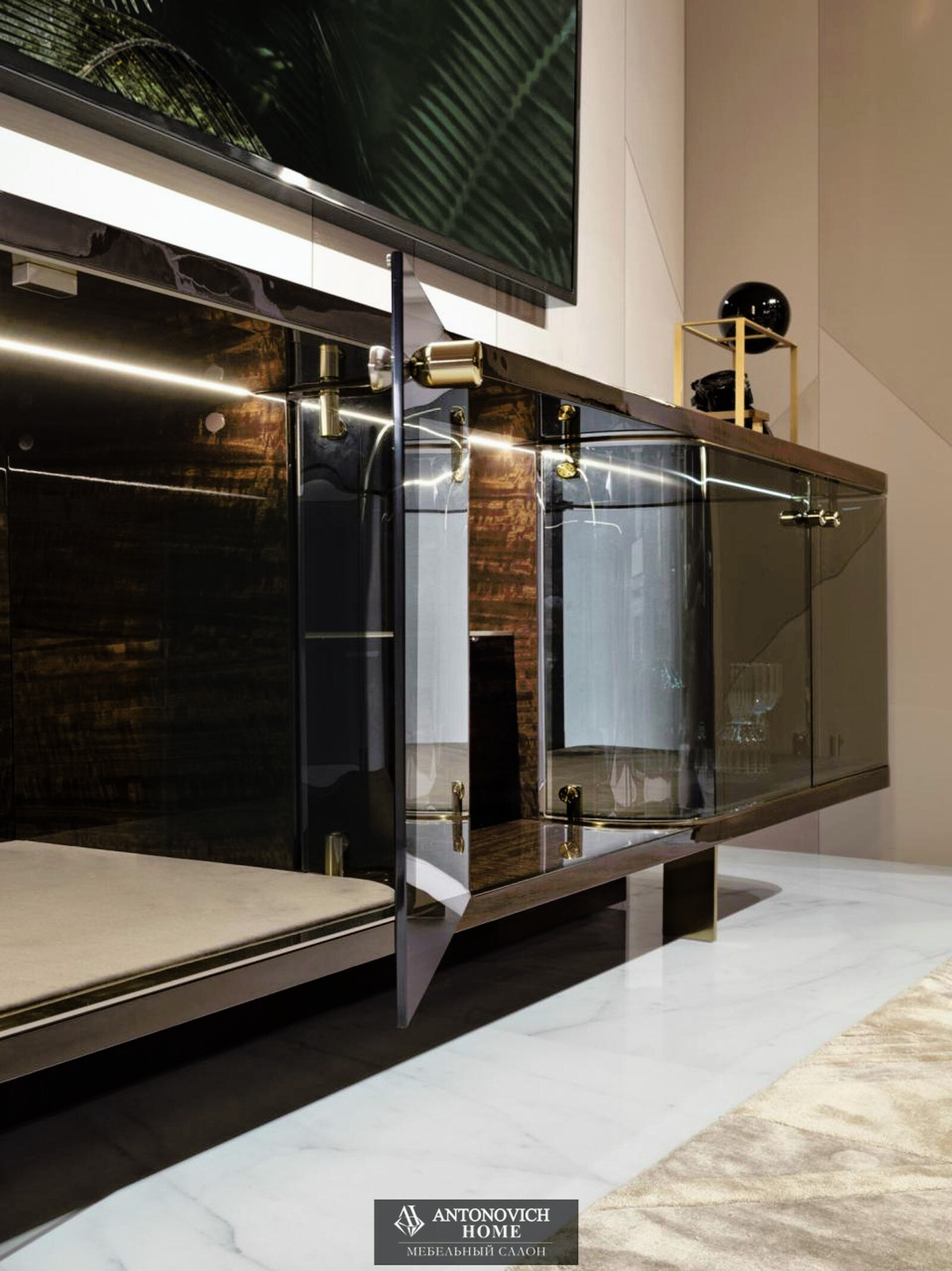 Visionnaire Monparnasse Living Room, view 8