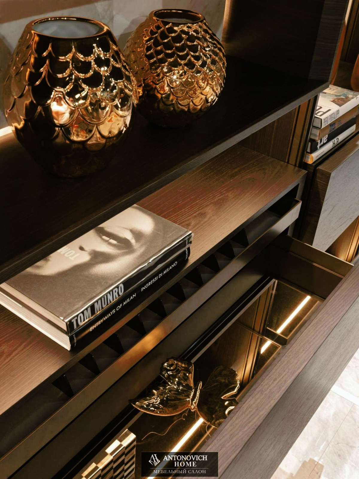 Visionnaire Anthem Living Room, view 11