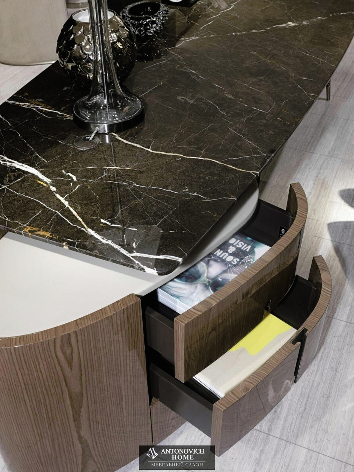 Visionnaire Wilshire Desk, view 4