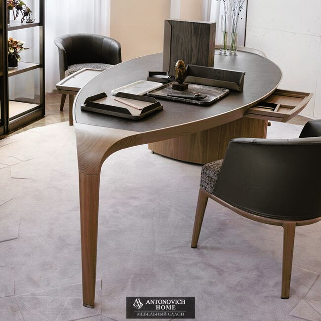 Giorgetti Erasmo Writing Desk, view 2
