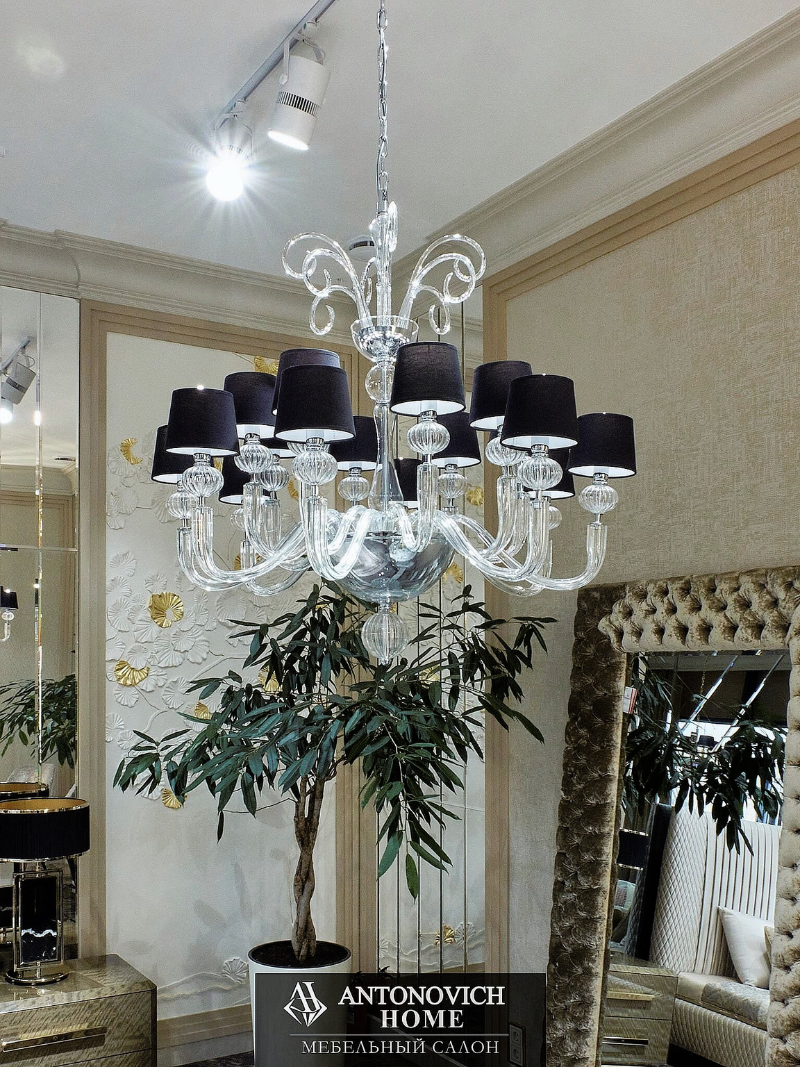 Iris Cristal GIZA Crystal Chandelier, view 4