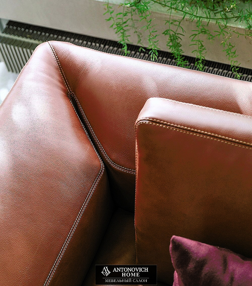 Diva Sofa by CorteZari, view 5
