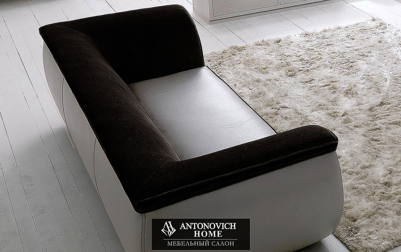 CorteZari Lapo Sofa, view 5
