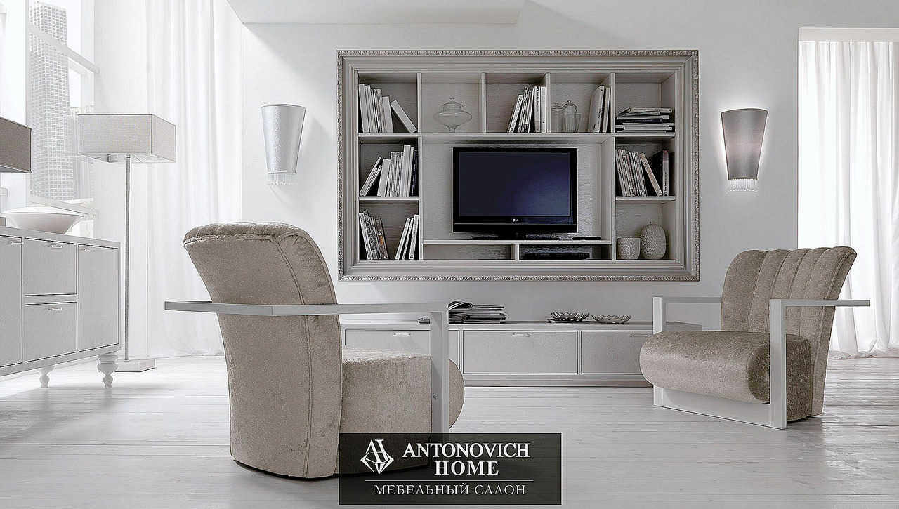 CorteZari Leon Armchair, view 2