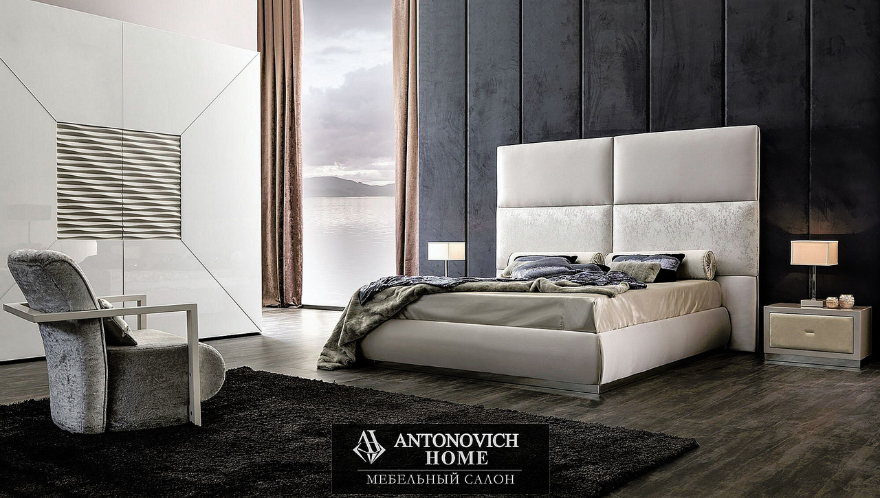 CorteZari Leon Armchair, view 4