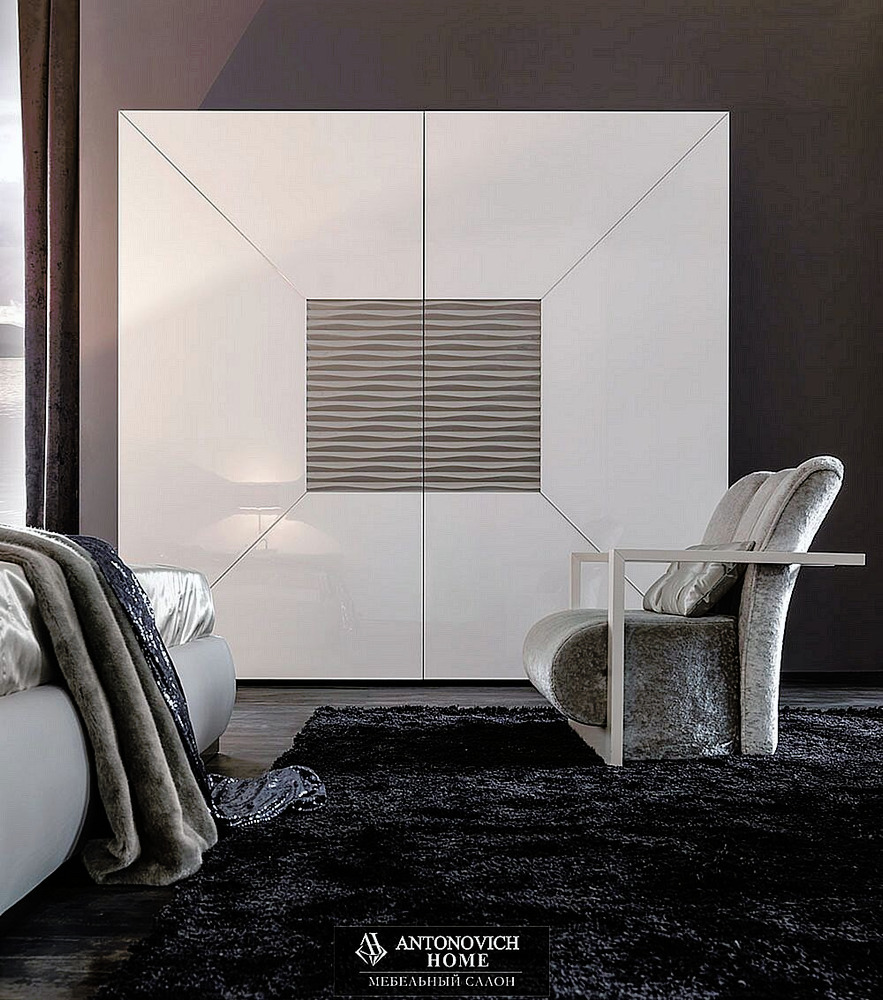 CorteZari Leon Armchair, view 5