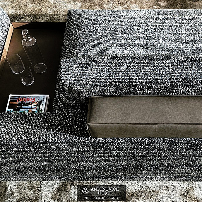 Molteni Group Octave Modular Sofa, view 5