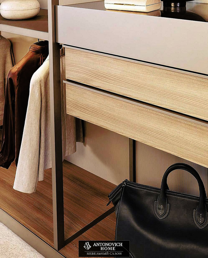 Poliform Senzafine Walk-In Wardrobe System, view 4