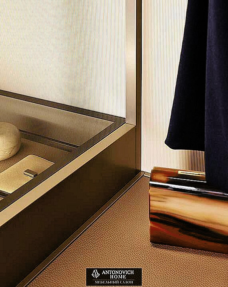 Poliform Senzafine Walk-In Wardrobe System, view 7