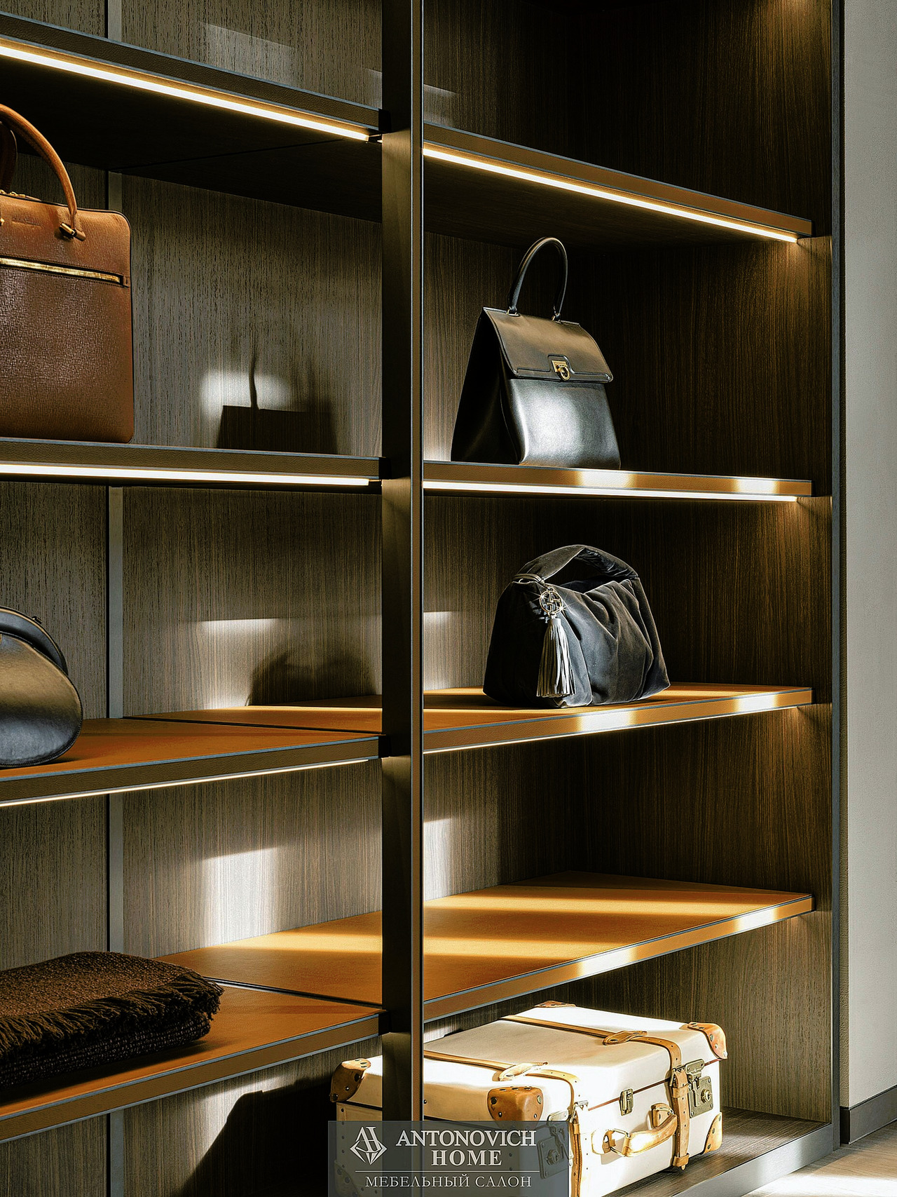 Molteni Group Gliss Master Walk-In Wardrobe, view 4