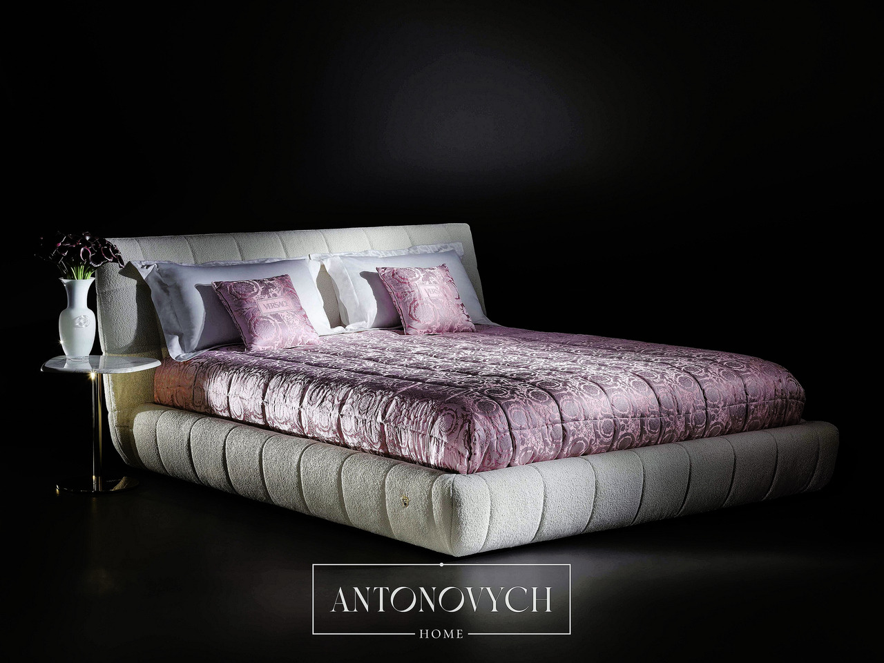 Versace Home La Medusa Bed, view 2