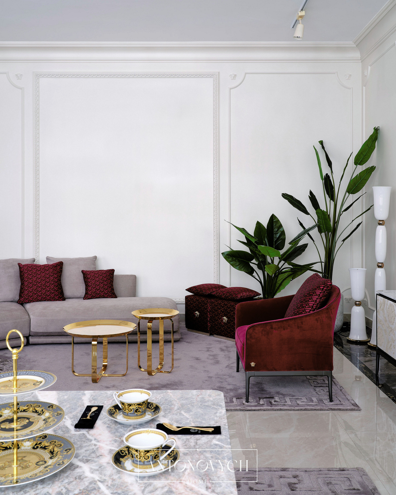 Versace Home Stiletto Armchair and CARRÉ Pouf, view 2