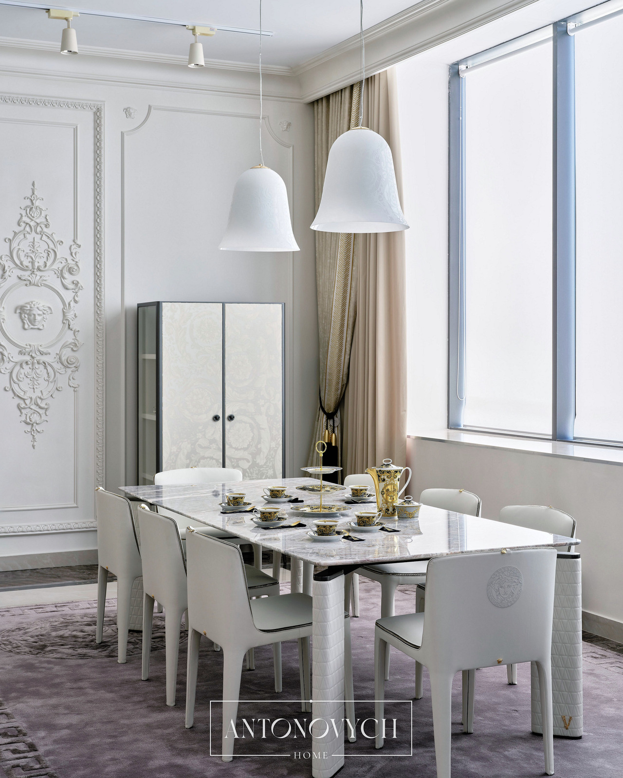 Versace Home Stiletto Display Cabinet, view 2