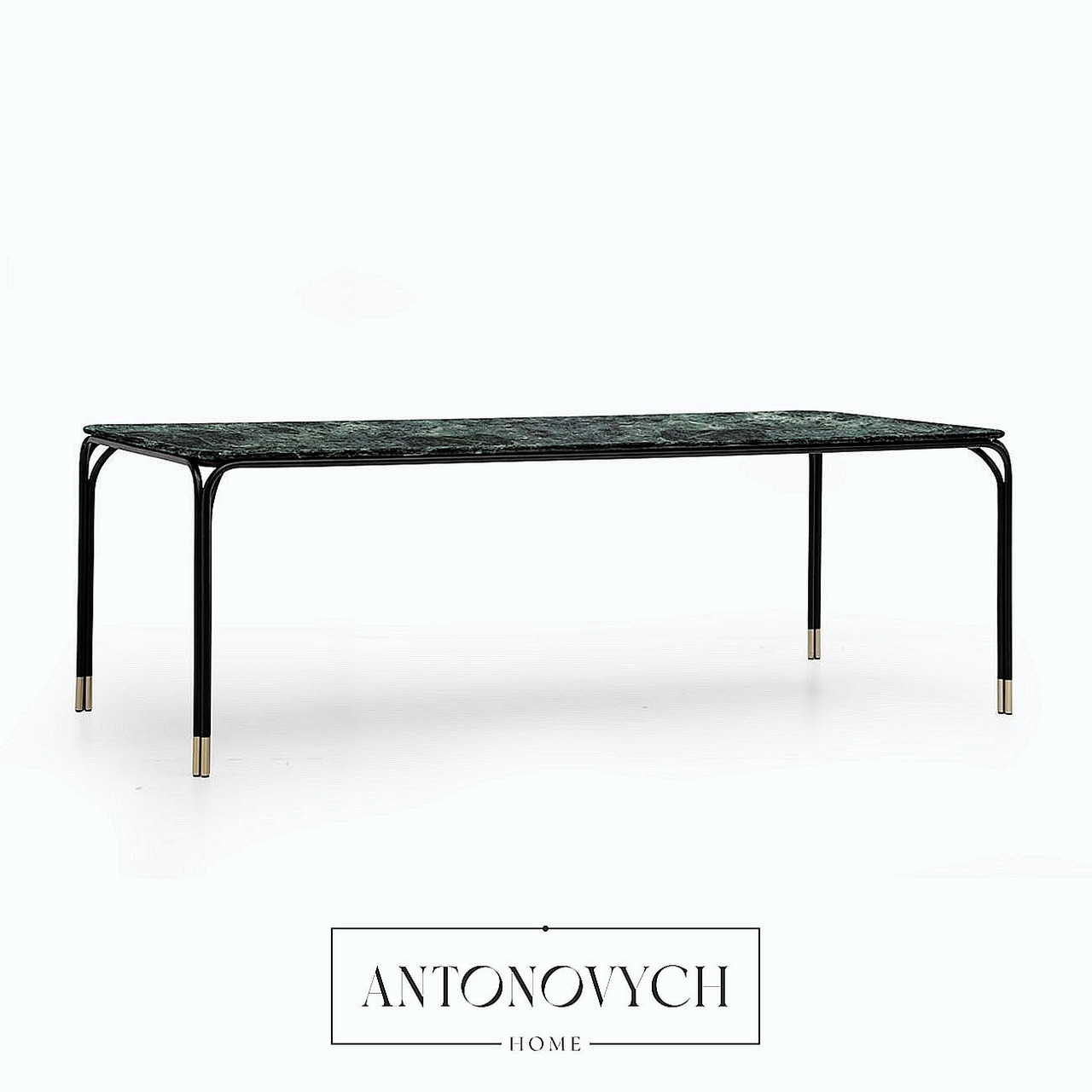 aston-martin_Dining _V240_1_result