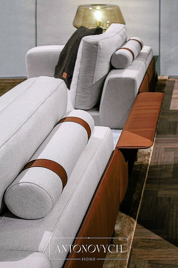 Aston Martin V290 Upholstered Furniture, view 8