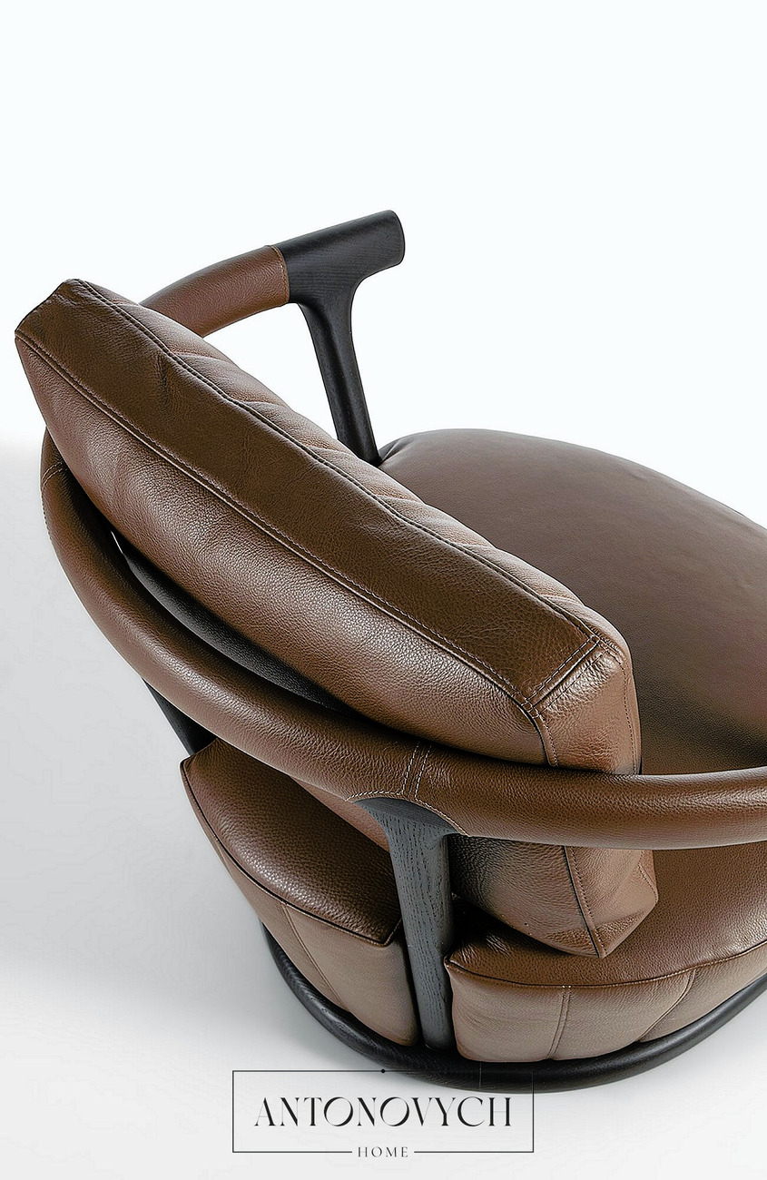 Vittoria Frigerio Mora Armchair, view 2