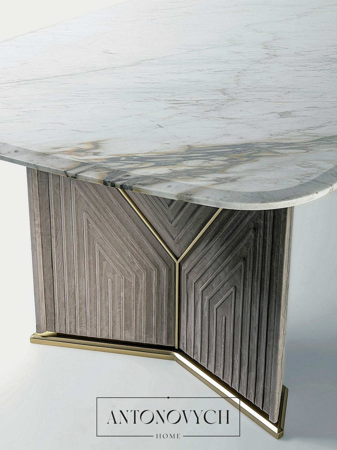 Pinto Dining Table by Vittoria Frigerio, view 2