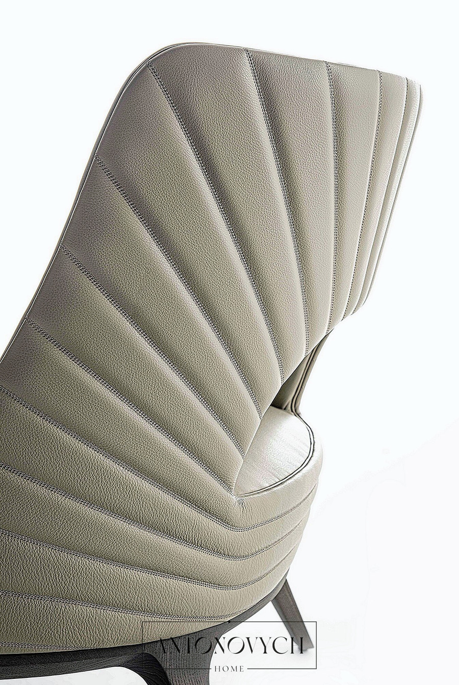 Reina Armchair by Vittoria Frigerio, view 3