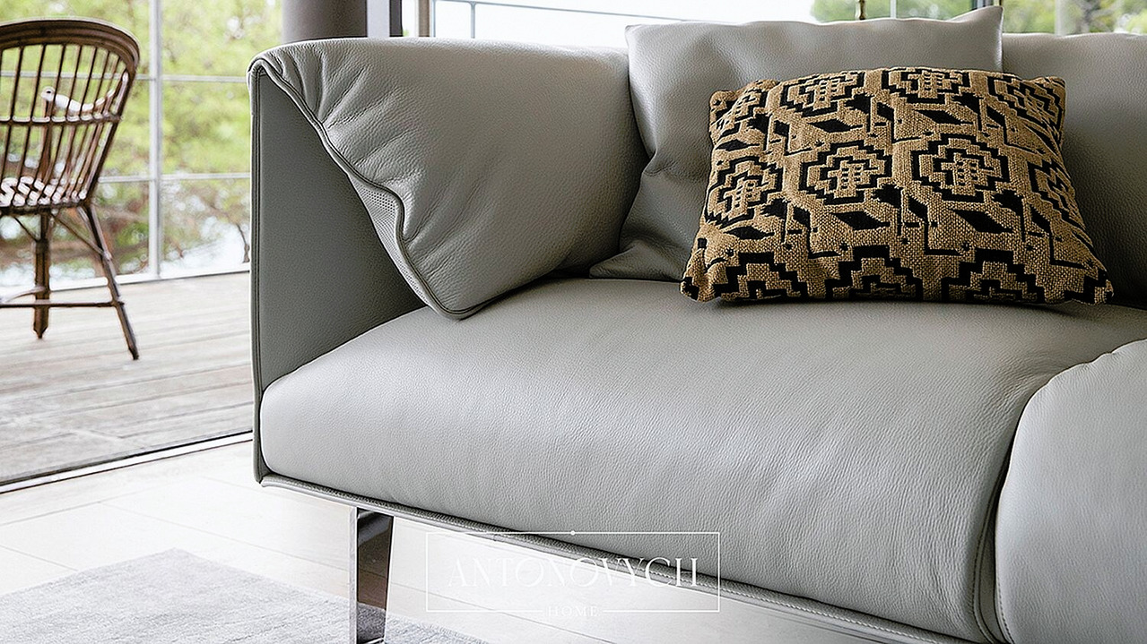 Poltrona Frau John-John Sofa, view 5